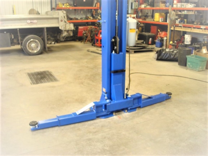 Hollstein 15000lb 2Post Lift