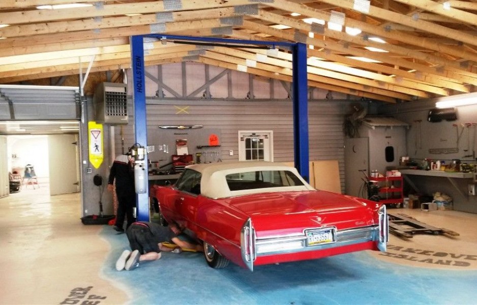 Hollstein 9000 lbs Clear Floor 2 Post Lift