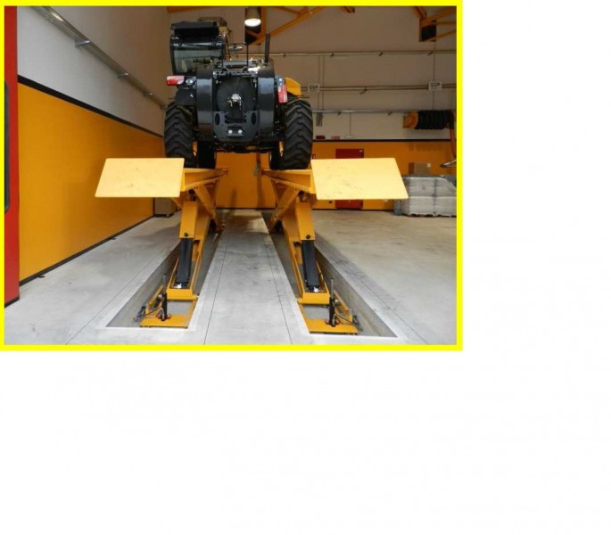 RAV Super Scissors Lifts with capacities from 20,000lbs thru 125,000lbs.