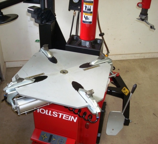 Large outside clamping with square table